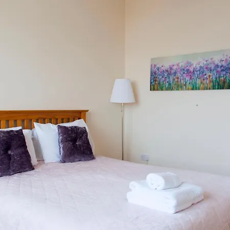 Stunning Castle View Apartment Edinburgh