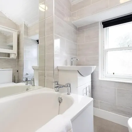 Joivy Beautiful Mews Near Princes Street 아파트