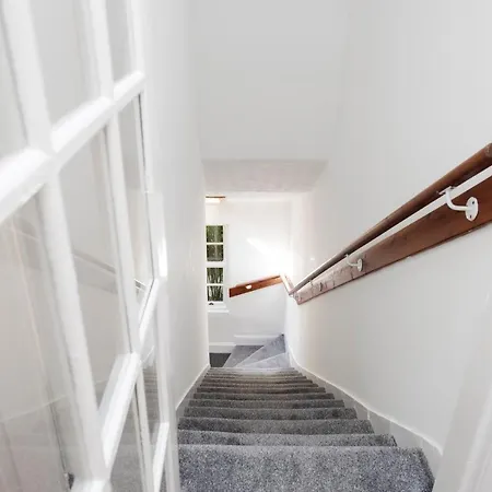 Joivy Beautiful Mews Near Princes Street 아파트