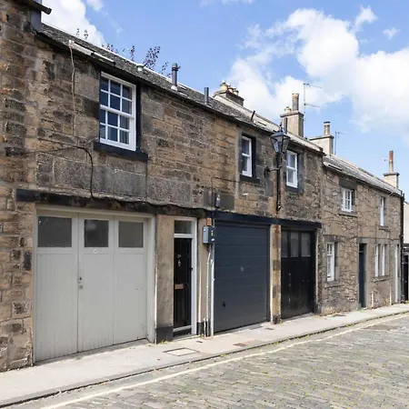 Joivy Beautiful Mews Near Princes Street 에든버러