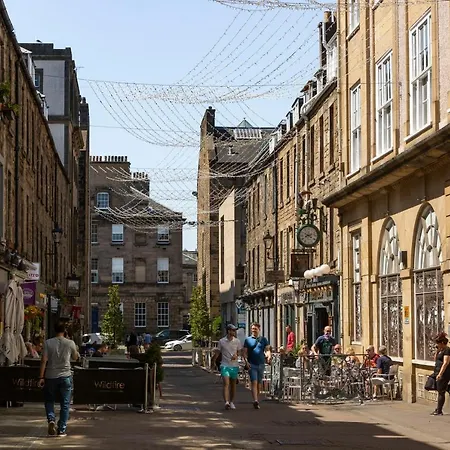 The Rooftop Terrace דירה *