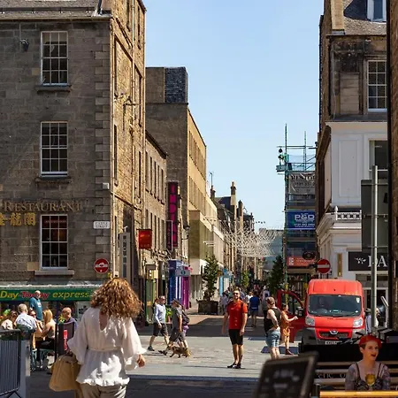 The Rooftop Terrace アパート