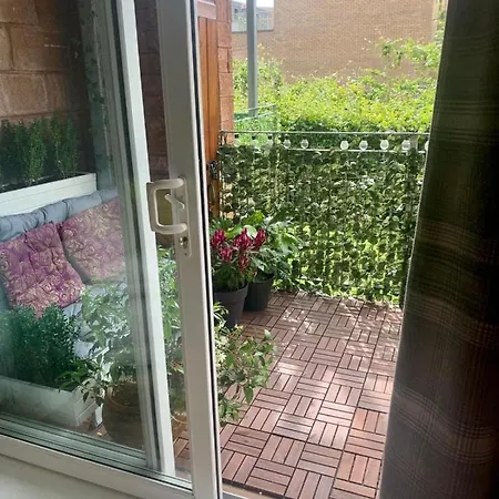 Pass The Keys Lovely 2bedroom Flat With Balcony *
