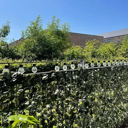 Pass The Keys Lovely 2bedroom Flat With Balcony