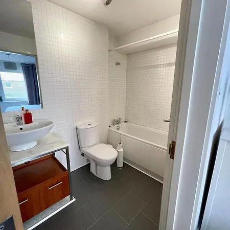 Pass The Keys Lovely 2bedroom Flat With Balcony Appartement Édimbourg