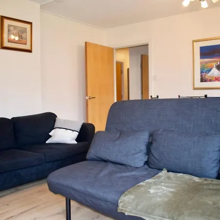 Bright Close To City Centre! *