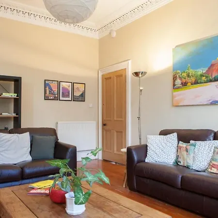 Amazing 4 Bedroom Just Off The Meadows