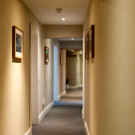 Stunning Castle View Apartment Edinburgh