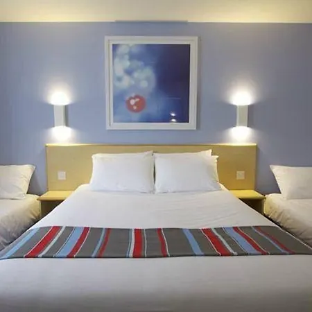 Travelodge Dreghorn Отель 3*