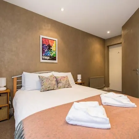 Royal Mile & Arthur's Seat Apt With Private Parking