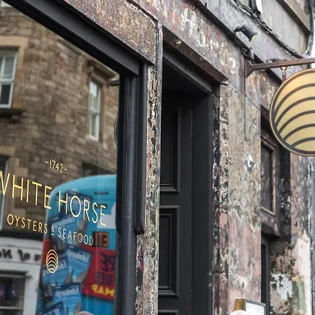 Royal Mile & Arthur's Seat Apt With Private Parking Apartment