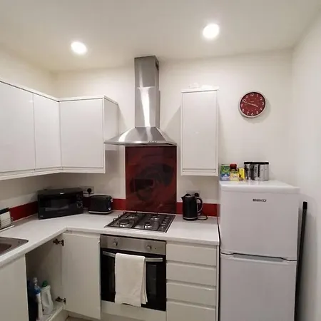 Leith Spectacular By Sensational Short Lets & Serviced With 6 Separate Beds & 2 Baths * Edinburgh