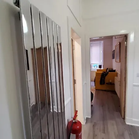 Leith Spectacular By Sensational Short Lets & Serviced With 6 Separate Beds & 2 Baths Apartmán
