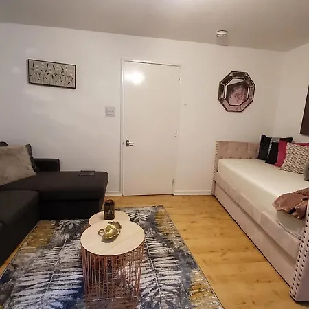 Sleeps 6 On Separate Beds, 4 Smart Tvs, Netflix