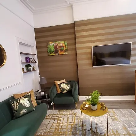 Leith Spectacular By Sensational Short Lets & Serviced With 6 Separate Beds & 2 Baths Edinburgh