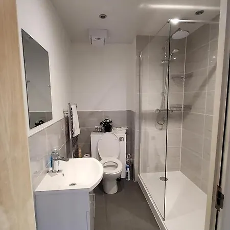 דירה 4 Separate Beds, Sleeps 6, Beautiful 2 Bed Apt *