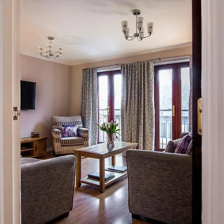 The Knight By Mansley Aparthotel