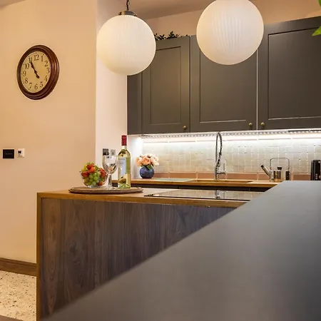 Dreamy Dean Village Boutique 1 Bedroom Sleeps 2