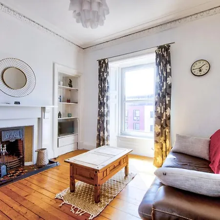 Guestready - Beautiful Period Flat By City Center *