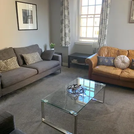 2 Chessels Court, Flat 3