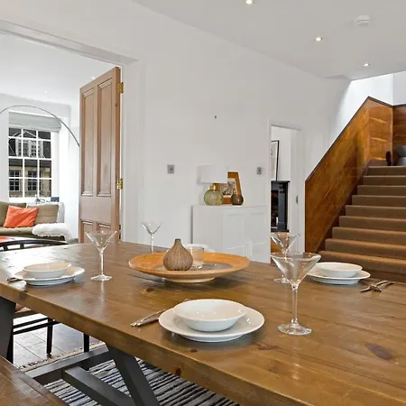 Old Town Spacious 5br-2ba, Near Royal Mile By Bonjour Residences Apartment *