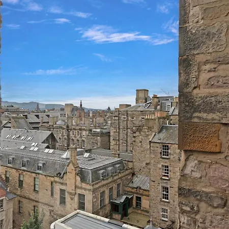Old Town Spacious 5br-2ba, Near Royal Mile By Bonjour Residences * Edinburgh