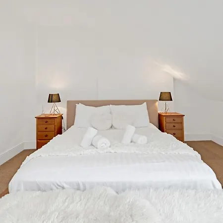 Old Town Spacious 5br-2ba, Near Royal Mile By Bonjour Residences Apartment *
