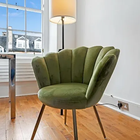 Old Town Spacious 5br-2ba, Near Royal Mile By Bonjour Residences Apartment Edinburgh