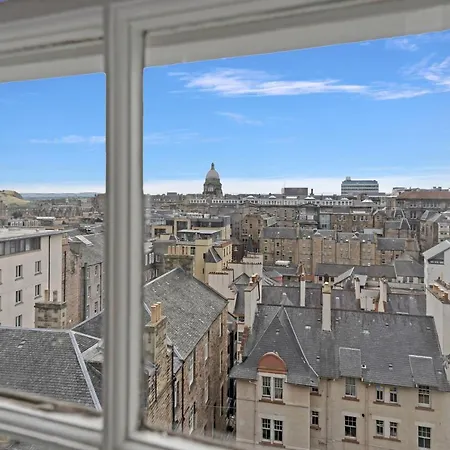 Old Town Spacious 5br-2ba, Near Royal Mile By Bonjour Residences *