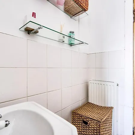 Appartamento Guestready - Beautiful Period Flat By City Center Edimburgo