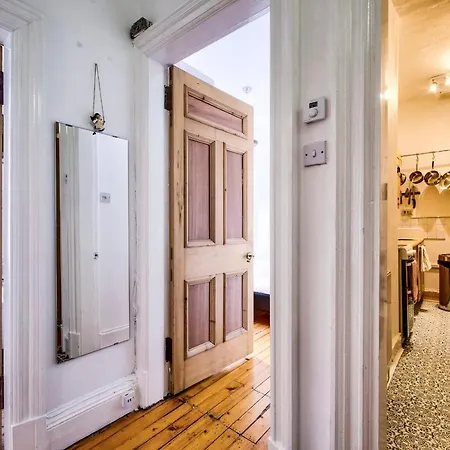 Guestready - Beautiful Period Flat By City Center *