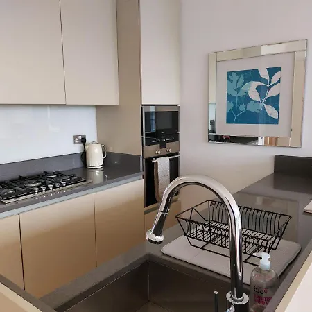 Apartment Quartermile Luxury Landing