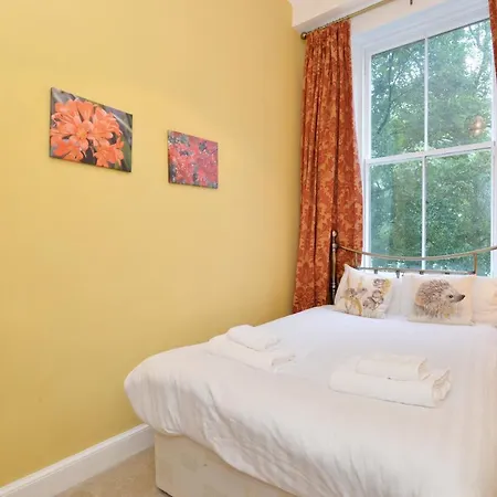 By The Meadows, Close To Centre Apartment *