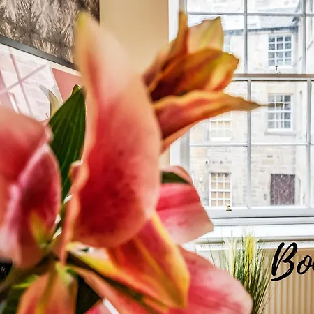 Spacious 2Br-2Ba - Grassmarket - Free Parking By Bonjour Residences Edinburgh *