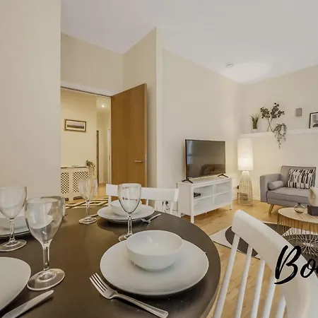 Spacious 2Br-2Ba - Grassmarket - Free Parking By Bonjour Residences Edinburgh *