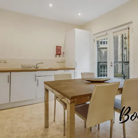 Spacious 2Br-2Ba - Grassmarket - Free Parking By Bonjour Residences Edinburgh Edimburgo