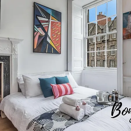Apartment Royal Mile 4br-3ba - Views & Free Parking By Bonjour Residences Edinburgh