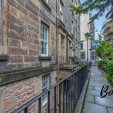 New Town 3br-1ba, St. James Centre - Free Parking By Bonjour Residences شقة *