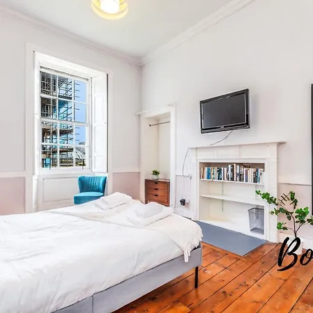 New Town 3br-1ba, St. James Centre - Free Parking By Bonjour Residences *