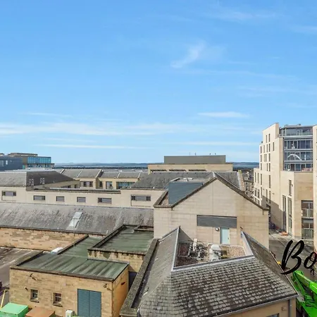 New Town 3br-1ba, St. James Centre - Free Parking By Bonjour Residences شقة