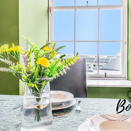 شقة New Town 3br-1ba, St. James Centre - Free Parking By Bonjour Residences إدنبرة
