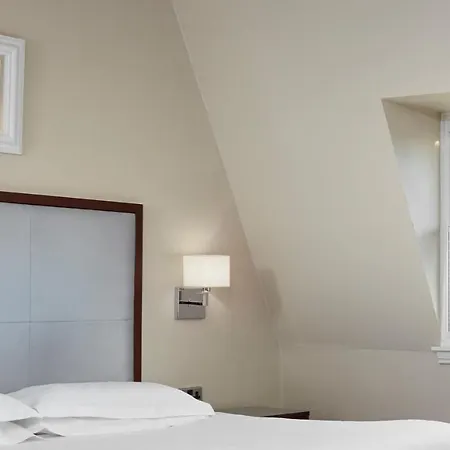 Leonardo 3* Edinburgh