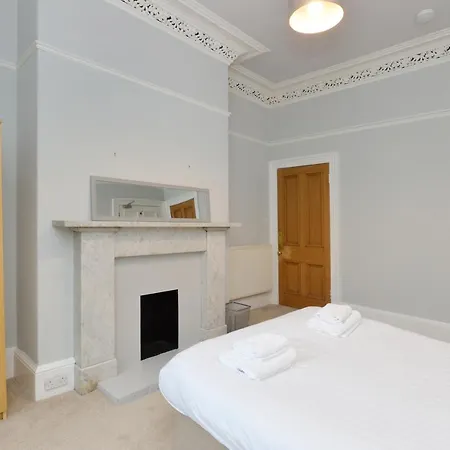 Apartment By The Meadows, Close To Centre Edinburgh