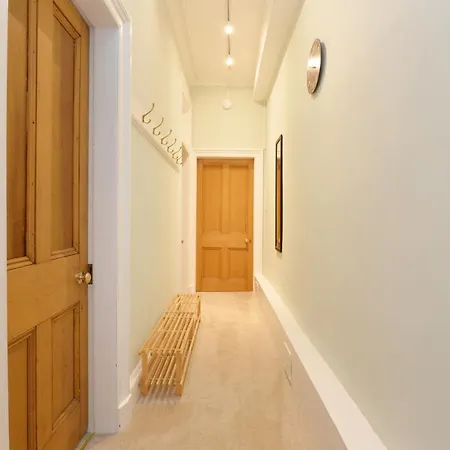 Apartment By The Meadows, Close To Centre Edinburgh