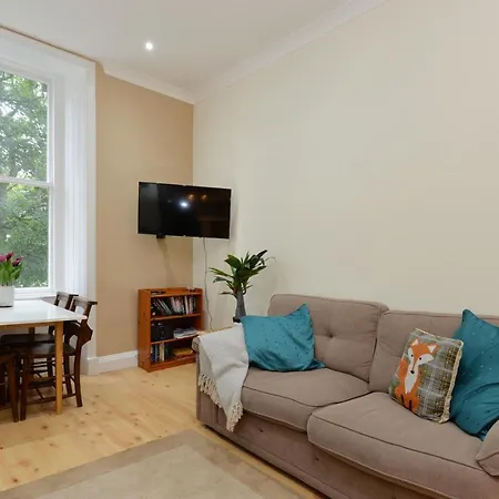 By The Meadows, Close To Centre エディンバラ