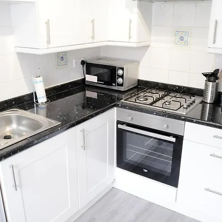Peaceful And Quiet In A Bustling Apartamento Edimburgo