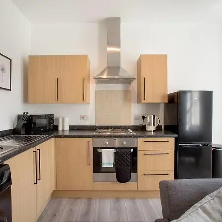 Апартаменты Modern & Bright 1 Bed For 4 Close To Centre!