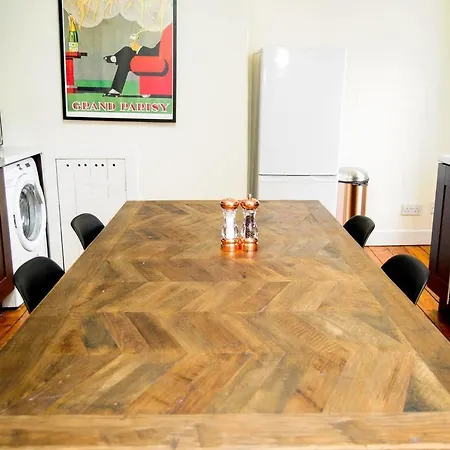 Beautiful Bohemian 2br Flat In The Cowgate * Edinburgh