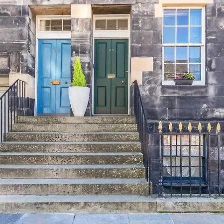 Cosy 1 Bed Main Door In Lovely Leith, Favourite For Tourists, Relocation, Businesses, Long Stays Welcome Apartment Edinburgh