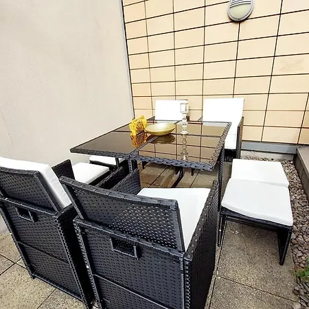 2 Bed Aprtmt- Waterfront, 5 Beds, Parking * 爱丁堡